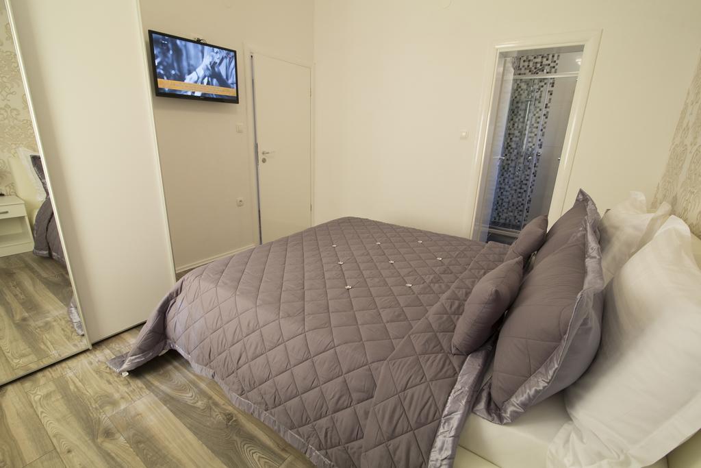 Villa Petra Apartment With Private Pool ماكارسكا المظهر الخارجي الصورة
