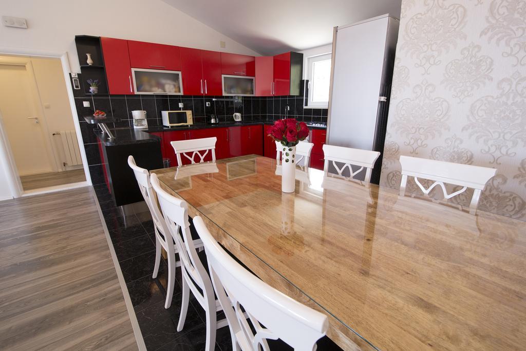 Villa Petra Apartment With Private Pool ماكارسكا المظهر الخارجي الصورة